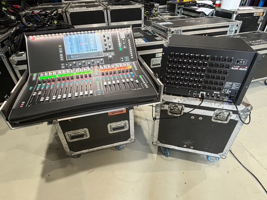 Allen & Heath dLive C2500