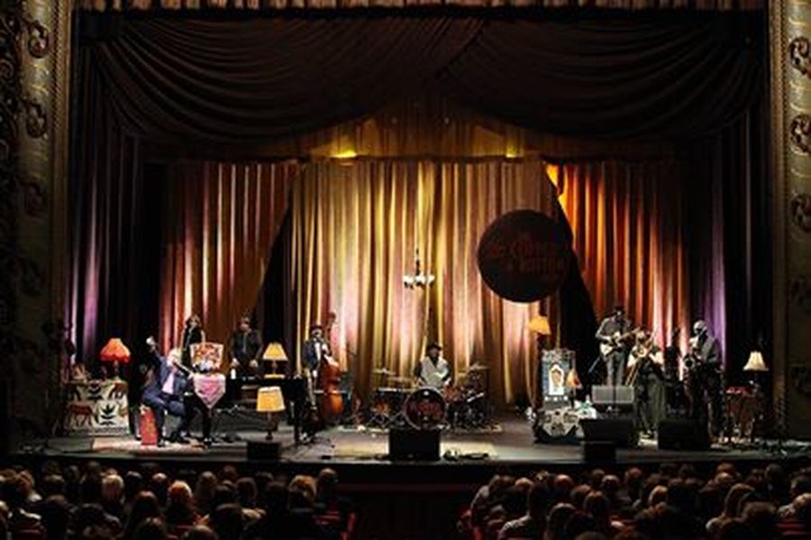 Hugh Laurie (House) and the Copper Bottom Band